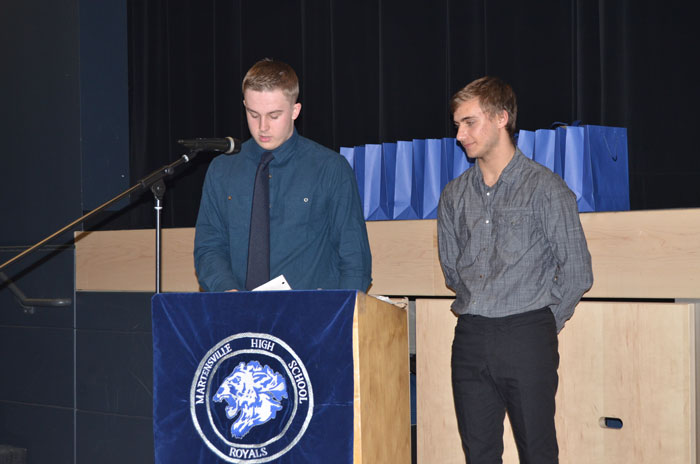 players-present-to-coaches